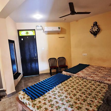 Godwill Kimo Guest House Seraulim Madgaon Esterno foto
